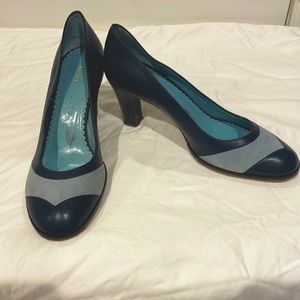 Marc Jacobs women’s vintage pumps navy & light blue size 6